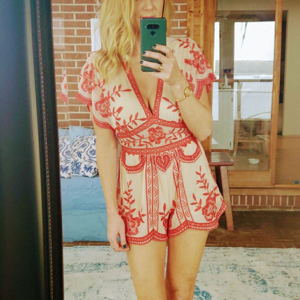 Red lace embrodiered romper summer scalloped